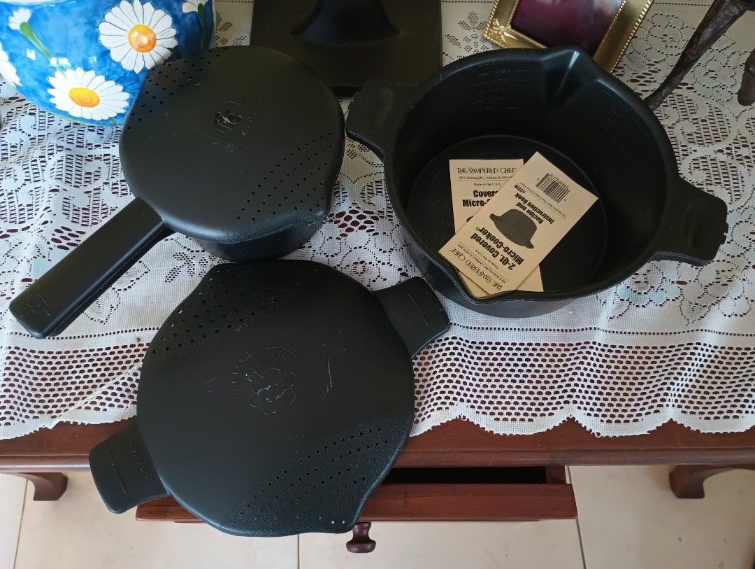 The Pampered Chef Micro Cooker (Category: Cookware & Accessories) located in Las Pinas. Submitted by preloved_manila (Listing ID 1446032977, Image 2). Description: Made in USA.