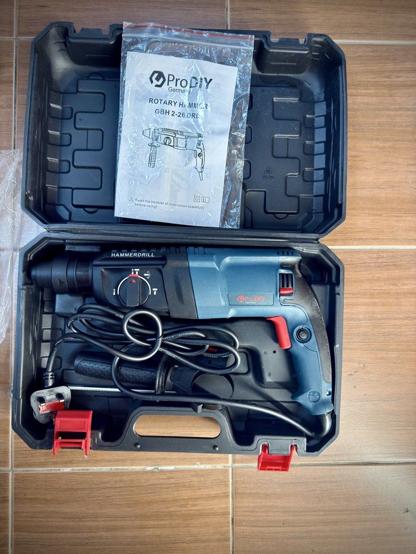 Tools Set (Category: Home Improvement Tools & Accessories) located in Seremban. Submitted by AAAA_5 (Listing ID 1446145756, Image 3). Description: 🔅Pro diy rotary Hammer Wired 1250W 🔅Alluminium Alloy Ceramic,Tiles suction Cup 🔅Nail gun + 120 Nails 🔅Heavy duty 3 in 1 Multitool Nail Staple Gun + 3000 Staples All brand new to let go sbb its useless for my DIY Project •COD •Postage Fee borne by Purchaser 🙆🏻‍♂️WS 0107978013 Wu .