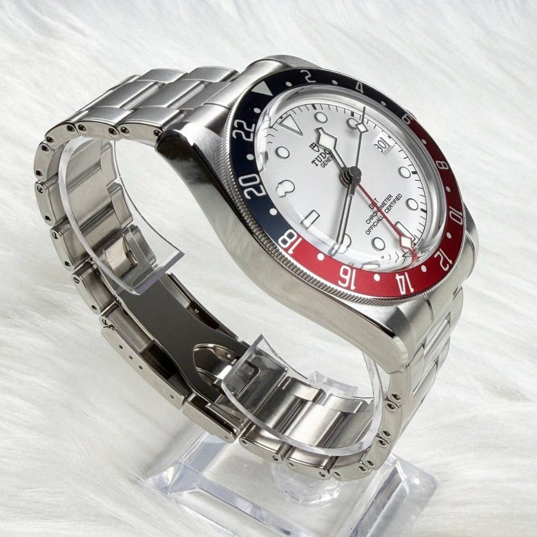 Tudor Black Bay GMT 'Pepsi' (Category: Watches) located in Kuala Lumpur. Submitted by mrmadbill58155 (Listing ID 1446053746, Image 2). Description: 🌟 𝐁𝐑𝐀𝐍𝐃 𝐍𝐄𝐖 𝟐𝟎𝟐𝟔 🌟 𝐒𝐀𝐕𝐄 𝐑𝐌 𝟒,𝟕𝟑𝟎 𝐅𝐑𝐎𝐌 𝐑𝐄𝐓𝐀𝐈𝐋 𝐏𝐑𝐈𝐂𝐄 💰 𝐑𝐌 𝟏𝟓,𝟖𝟎𝟎 Retail price : 𝐑𝐌 𝟐𝟎,𝟓𝟑𝟎 https://www.tudorwatch.com/en/watches/black-bay-gmt/m79830rb-0010 ⌚️Tudor Black Bay GMT ‘Pepsi’ 💥【 Complete Full Set 】 ▪️ Model : 79830RB ▪️ Size : 41mm ▪️ Yea