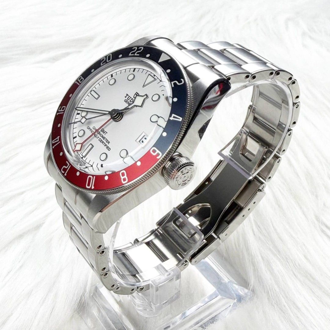 Tudor Black Bay GMT 'Pepsi' (Category: Watches) located in Kuala Lumpur. Submitted by mrmadbill58155 (Listing ID 1446053746, Image 3). Description: 🌟 𝐁𝐑𝐀𝐍𝐃 𝐍𝐄𝐖 𝟐𝟎𝟐𝟔 🌟 𝐒𝐀𝐕𝐄 𝐑𝐌 𝟒,𝟕𝟑𝟎 𝐅𝐑𝐎𝐌 𝐑𝐄𝐓𝐀𝐈𝐋 𝐏𝐑𝐈𝐂𝐄 💰 𝐑𝐌 𝟏𝟓,𝟖𝟎𝟎 Retail price : 𝐑𝐌 𝟐𝟎,𝟓𝟑𝟎 https://www.tudorwatch.com/en/watches/black-bay-gmt/m79830rb-0010 ⌚️Tudor Black Bay GMT ‘Pepsi’ 💥【 Complete Full Set 】 ▪️ Model : 79830RB ▪️ Size : 41mm ▪️ Yea
