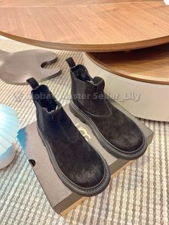 (Category: ) located in . Submitted by fashion.luxe (Listing ID 1446152288, Image 1). Description: .
