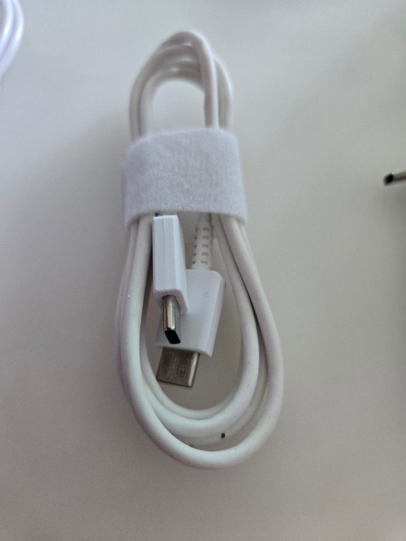 USB-C to USB-C and USB-A to USB-C Cables492831400453754881