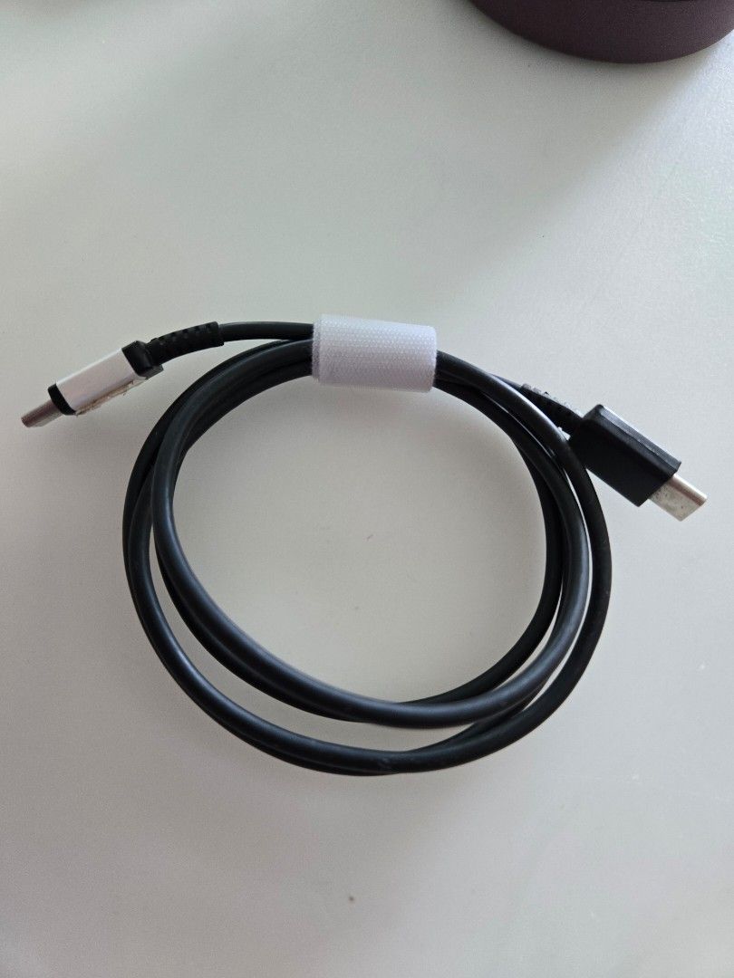 USB-C to USB-C and USB-A to USB-C Cables492831400453754882