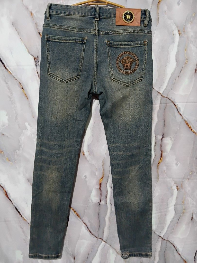 VERSACE SLIMFIT JEANS W28 L37 (Category: Jeans) located in General Mariano Alvarez. Submitted by adonid (Listing ID 1446057894, Image 2). Description: ORIGINAL VERSACE SLIMFIT JEANS GOOD CONDITION VERSACE SLIMFIT JEANS NO ISSUE W28 L37.