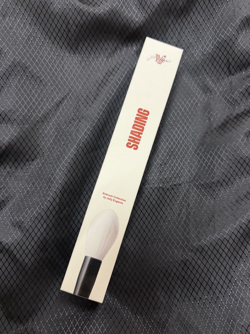Vice Cosmetics Shading Brush by Jelly Eugenio (Category: Makeup) located in Valenzuela. Submitted by retroroyaleph (Listing ID 1446117939, Image 1). Description: Brand new.