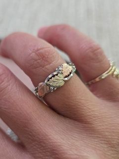 (Category: ) located in . Submitted by prelovedmothersvault (Listing ID 1446110391, Image 1). Description: .