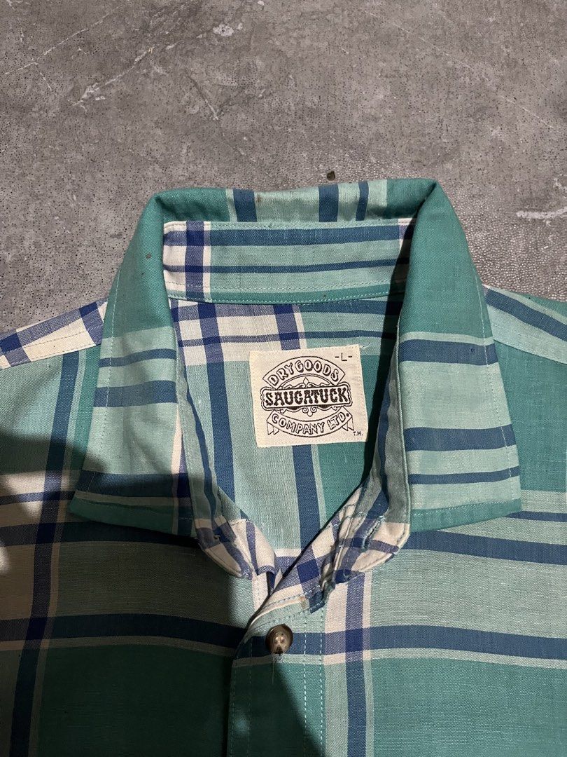 VINTAGE SAUSATUCK BUTTON UP SHIRT (Category: Tshirts & Polo Shirts ) located in San Fernando. Submitted by unc_thrifts (Listing ID 1446065042, Image 2). Description: .