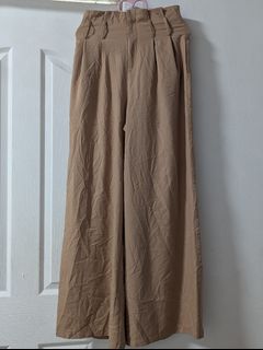 (Category: ) located in . Submitted by simone.closet (Listing ID 1446152532, Image 1). Description: .