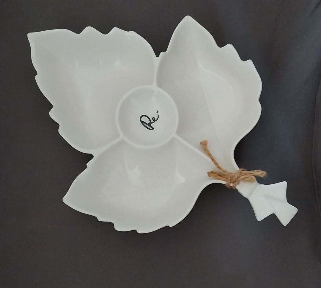 White Leaf Shaped bowl492918304733276160