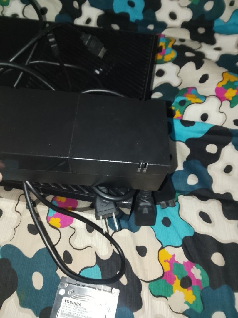 Xbox one no controller (Category: Xbox) located in Manila. Submitted by clever_clover77 (Listing ID 1446103592, Image 1). Description: - Toshiba 500GB Hard Drive (Model MQ01ABF050, manufactured 14NOV2015) - Housed in a clear ORICO enclosure - Connects via USB for easy external storage - controller broken xbox one only needs coax wi-fi and bluetooth replacement wire with power supply and hdmi.