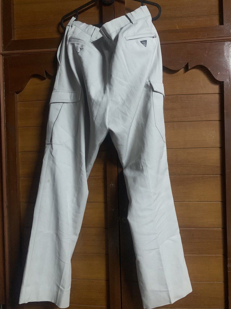 X-MAX Cargo Pants Light Grey Workwear Trousers (Category: Trousers) located in Manila. Submitted by foreverble80256 (Listing ID 1445991848, Image 2). Description: - Light grey X-MAX cargo pants - Multiple pockets for ample storage - Classic workwear design - Ideal for everyday use or work - Comfortable fit - Please check photos for condition details.