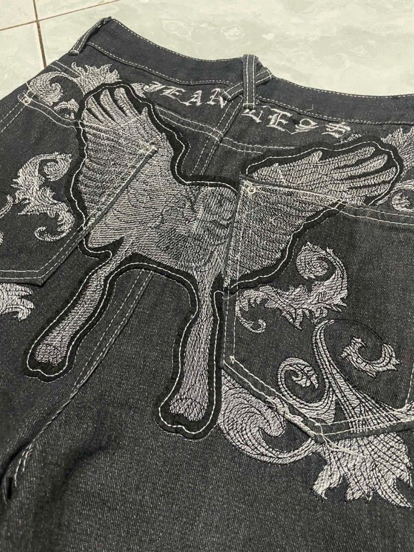 Y2k retro skull wing embroidered (Category: Jeans) located in Manila. Submitted by mikeee03 (Listing ID 1446081360, Image 1). Description: Y2k retro skull wing embroidered Good condition Issue: None No tags Negotiable.