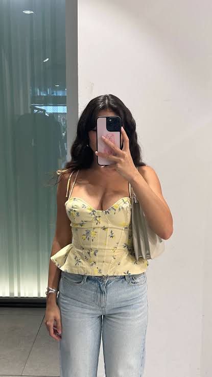 ZARA Floral Poplin Top - Yellow (Category: Sleeveless) located in Imus. Submitted by _tracyal (Listing ID 1446128541, Image 3). Description: - Original. Bought it in Zara, BGC - Used once or twice - No Issue RFS: Decluttering.