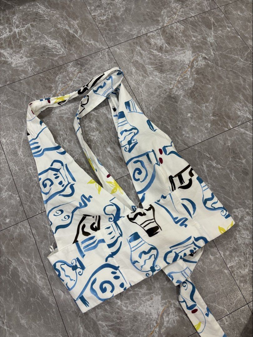 Zara Halter Top (Category: Blouses) located in Manila. Submitted by msgoldmanila (Listing ID 1446123966, Image 2). Description: Brand New with Tag Small.