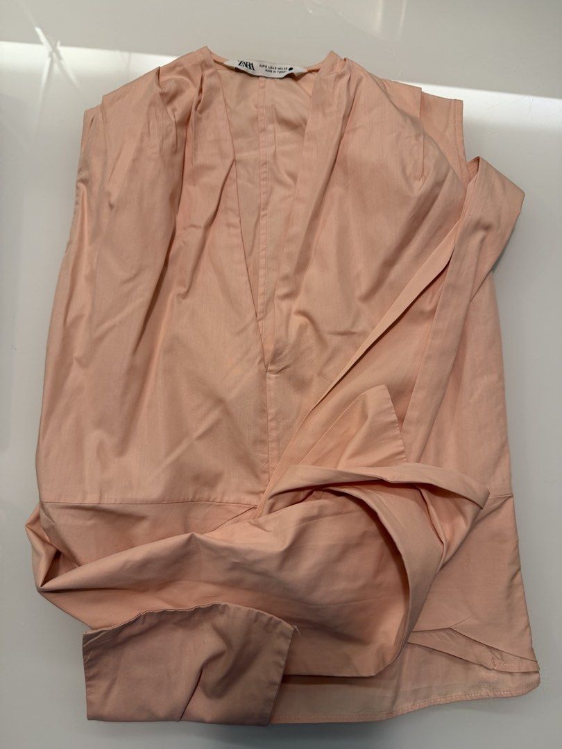 Zara Pink Poplin Top (Category: Sleeveless) located in Makati City. Submitted by shopbb (Listing ID 1446084054, Image 1). Description: .