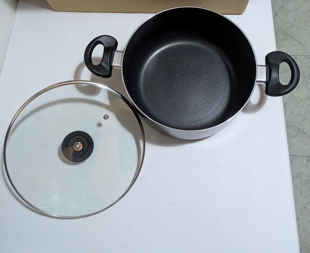 25cm Black Pot with Glass Lid494068062791946242