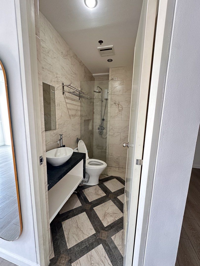 2BR Condo in San Juan (Category: Apartments & Condos) located in Muntinlupa City. Submitted by safiyaaaaaaaa (Listing ID 1446233960, Image 2). Description: 🏡 FOR SALE: 2BR Condo with Parking at Baron 3 Gardens – ₱10M Negotiable 📍 Baron 3 Gardens Unit Details: ✅ 68.13 sqm ✅ 2 Bedrooms ✅ 2 Toilets & Baths ✅ 1 Parking Slot (3rd Floor) Unit Features: ✨ Smart lock ✨ Pet-friendly community ✨ Morning sun exposure ✨ Includes 2 split-type inverter air c