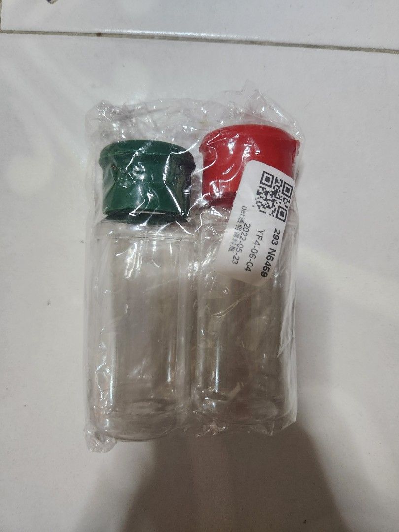Clear Plastic Spice Jars494081509792819200