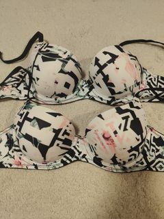 (Category: ) located in . Submitted by chouchou0034 (Listing ID 1446332173, Image 1). Description: .