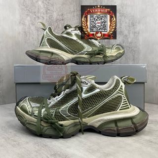 (Category: ) located in . Submitted by shoes.locker (Listing ID 1446202009, Image 1). Description: .