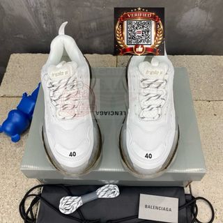 (Category: ) located in . Submitted by shoes.locker (Listing ID 1446167745, Image 1). Description: .