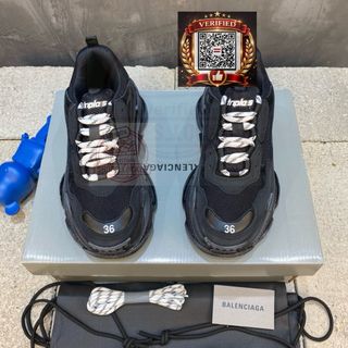 (Category: ) located in . Submitted by shoes.locker (Listing ID 1446168744, Image 1). Description: .
