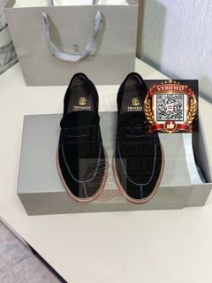 (Category: ) located in . Submitted by shoes.locker (Listing ID 1446284232, Image 1). Description: .