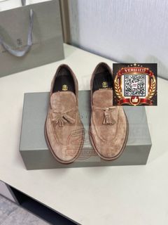(Category: ) located in . Submitted by shoes.locker (Listing ID 1446281579, Image 1). Description: .