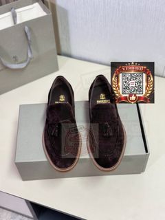 (Category: ) located in . Submitted by shoes.locker (Listing ID 1446282020, Image 1). Description: .