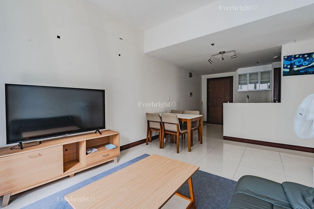 📍 Three Central | 2BR Makati Salcedo For Sal (Category: Apartments & Condos) located in Makati City. Submitted by renzproperties (Listing ID 1446254111, Image 3). Description: 📍 Three Central | 2BR Makati Salcedo For Sale 💰Price: ₱14.5M Gross (rush!) 2BR + maid’s room w T&B 2TB FA: 80 sqm Inclusions: Semi Furnished Parking: 1 slot Features: - Prime Makati location - Renovated unit - Vacant and ready for occupancy - Spacious layout *DIRECT TO O