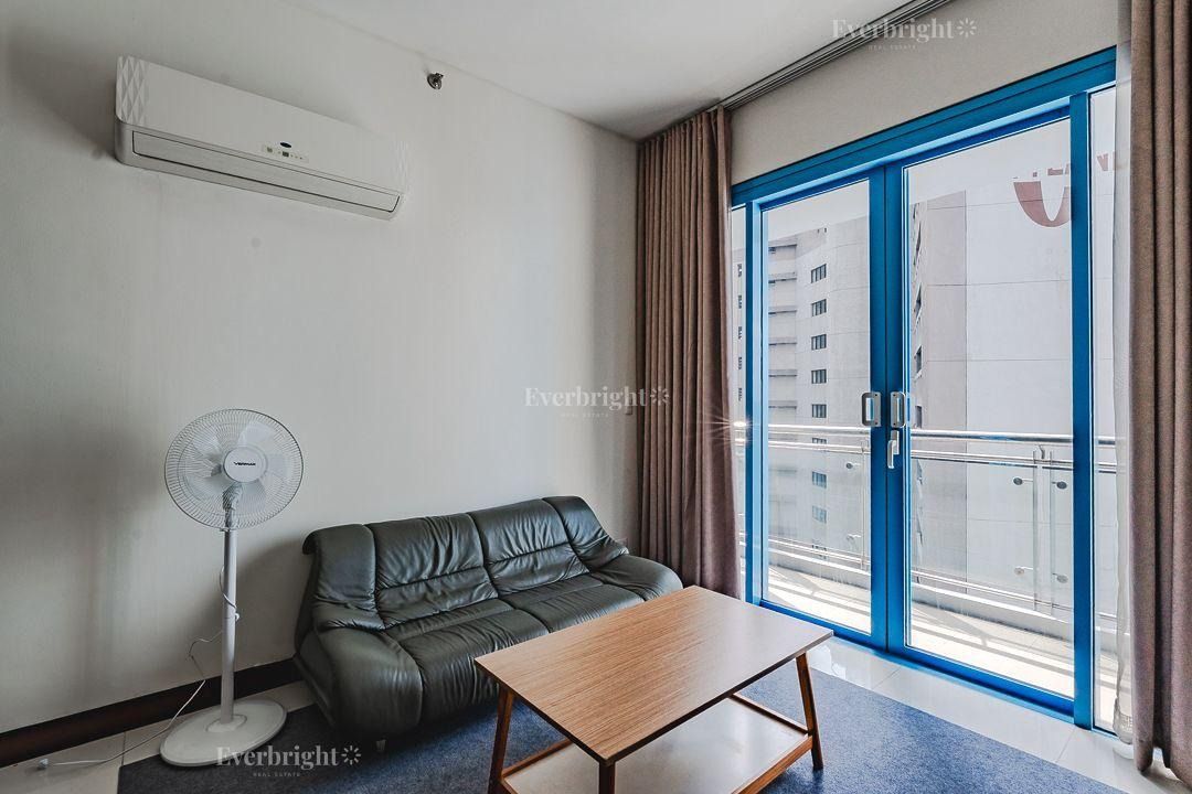 📍 Three Central | 2BR Makati Salcedo For Sal (Category: Apartments & Condos) located in Makati City. Submitted by renzproperties (Listing ID 1446254111, Image 2). Description: 📍 Three Central | 2BR Makati Salcedo For Sale 💰Price: ₱14.5M Gross (rush!) 2BR + maid’s room w T&B 2TB FA: 80 sqm Inclusions: Semi Furnished Parking: 1 slot Features: - Prime Makati location - Renovated unit - Vacant and ready for occupancy - Spacious layout *DIRECT TO O