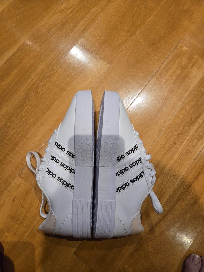 adidas （分類：波鞋）位於 Hong Kong。 由 maiomaioli20509 提交（商品編號 1446326377，圖片 3）。簡介： 全新$1000，限量版。