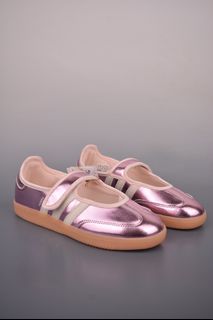 (Category: ) located in . Submitted by outletshoes (Listing ID 1446192730, Image 1). Description: .