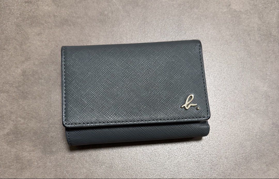 Agnes b. wallet （分類：銀包、卡片套）位於 Hong Kong。 由 k1.karkarenen 提交（商品編號 1446307444，圖片 1）。簡介： Conditions as illustrated in photos.。