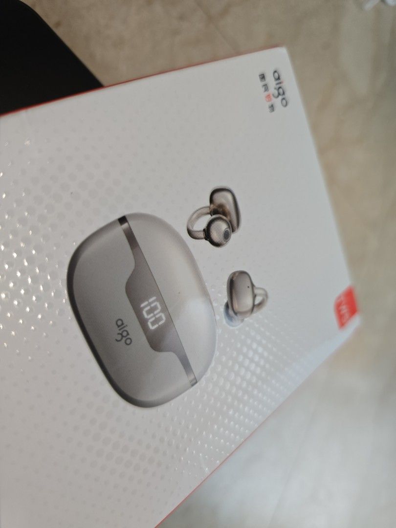 Aigo TWS Wireless Earbuds with Charging Case