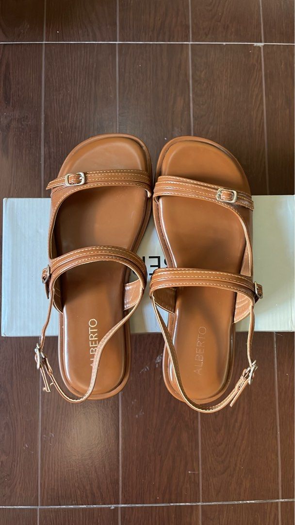Alberto sandals (Category: Flats & Sandals) located in Rizal. Submitted by loved_stuffs_2 (Listing ID 1440115966, Image 2). Description: NO LOW BALLER‼️ Once used Size 39 With box Available unless stated sold.
