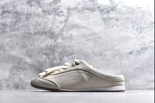 (Category: ) located in . Submitted by Outlet.Sneakers (Listing ID 1446194474, Image 1). Description: .