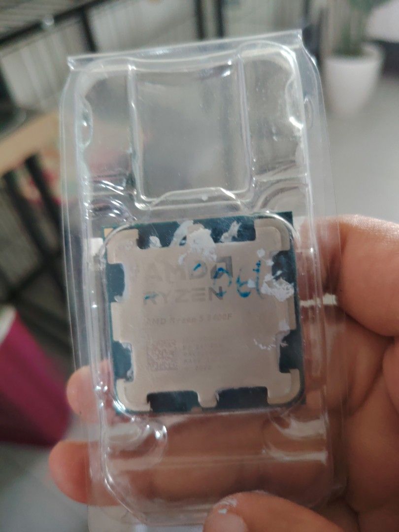 AMD Ryzen5 8400fCPU with Wraith Cooler