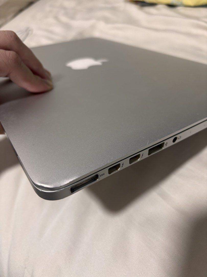 Apple MacBook Pro 13-inch494120481169100804