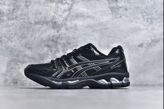 (Category: ) located in . Submitted by Outlet.Sneakers (Listing ID 1446193723, Image 1). Description: .