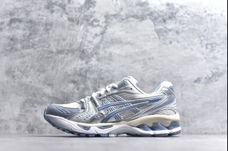 (Category: ) located in . Submitted by Outlet.Sneakers (Listing ID 1446193381, Image 1). Description: .