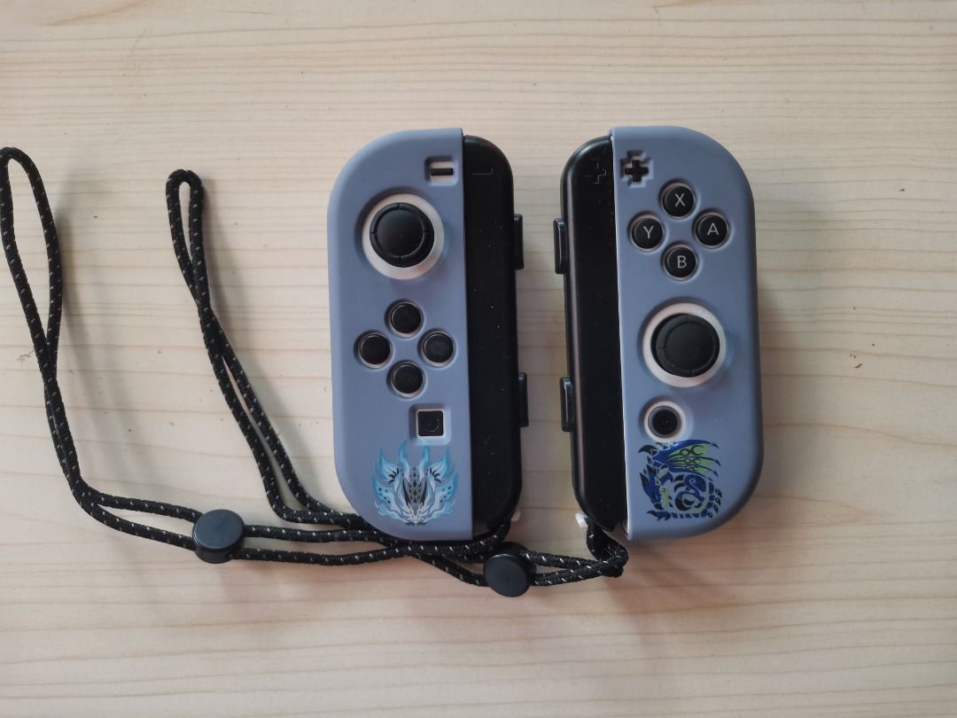 AUTHENTIC Nintendo Switch Joy-Cons (Drift-Free) (Category: Controllers) located in San Mateo. Submitted by blackarachnid88 (Listing ID 1446345868, Image 1). Description: ⚡ Genuine Nintendo White Joy-Cons ⚡ Selling my extra pair of white Nintendo Joy-Cons. These have been well-maintained and are in excellent working condition. 🎮 ✨ Key Features: 🕹️ Rock-Solid Connection: These lock into the rails securely—no slipping and no disconnecting. They re