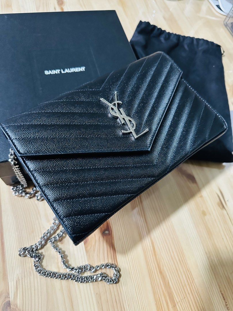 Authentic YSL wallet/shoulder bag (Category: Shoulder Bags) located in Pasig City. Submitted by tinydonuts (Listing ID 1446314834, Image 1). Description: .