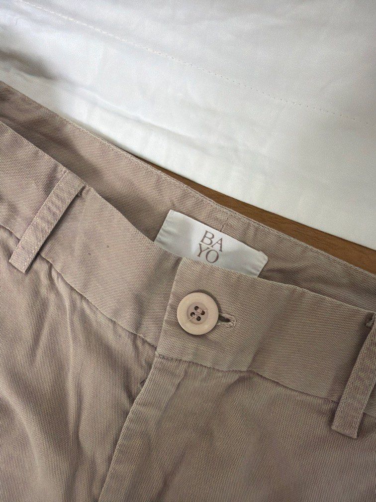 Bayo Beige Shorts (Category: Shorts) located in Manila. Submitted by clarv (Listing ID 1446213355, Image 3). Description: Well used No flaws Fits XS-S (waistline up to 26) Pickup via Grab or Lalamove c/o buyer Gcash or bank transfer.