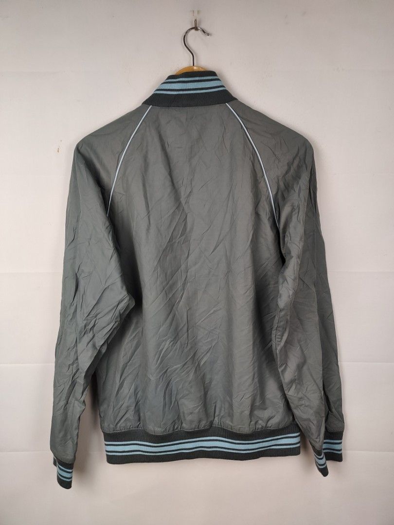 Beams Bomber Jacket (Category: Coats, Jackets and Outerwear) located in Kota Bharu. Submitted by kainanstore (Listing ID 1446253786, Image 3). Description: Beams Bomber Jacket 🔹 Pit 20.5 labuh 27 🔹 Condition 9/10 🔹 Warna Cantik, bebas koyak 🔹 RM40 pos bayar jnt Ws 0145343310 .