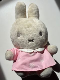 (Category: ) located in . Submitted by miffystuffies (Listing ID 1446180778, Image 1). Description: .