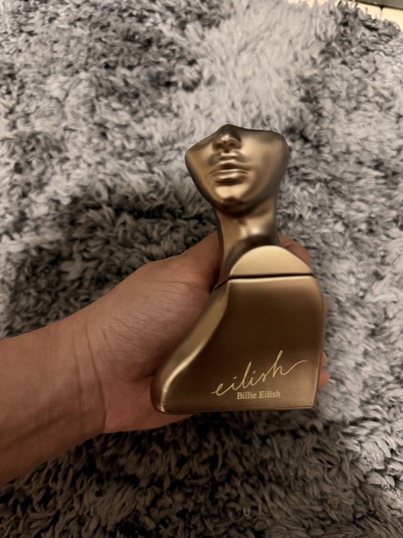 Billie Eilish Eau de Parfum (Category: Fragrance & Deodorants) located in Mandaluyong City. Submitted by riz_040521 (Listing ID 1446211122, Image 3). Description: Prelove-Billie Eilish No. 1 Eau de Parfum (Vanilla) - 50mlPrice: ₱1700 (Super steal price!)Condition: Good as new! Sprayed only once. Juice level is still around 45ml to 48ml (almost full, see actual photos). Scent Profile: Very warm, sweet, and cozy Amber Gourmand. Solid amoy vanilla, 