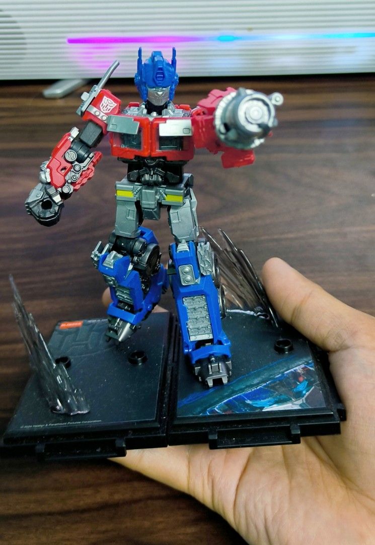 Blokees Transformers Optimus Prime Action Figure (Category: Action & Battle Toys) located in Caloocan City. Submitted by greenearth28555 (Listing ID 1446198938, Image 1). Description: - Loose Condition. No issue - Excellent for display purposes - Please check photos for item condition ‼️ Php 900 ‼️ Fixed price 📍 Pasay / Makati.