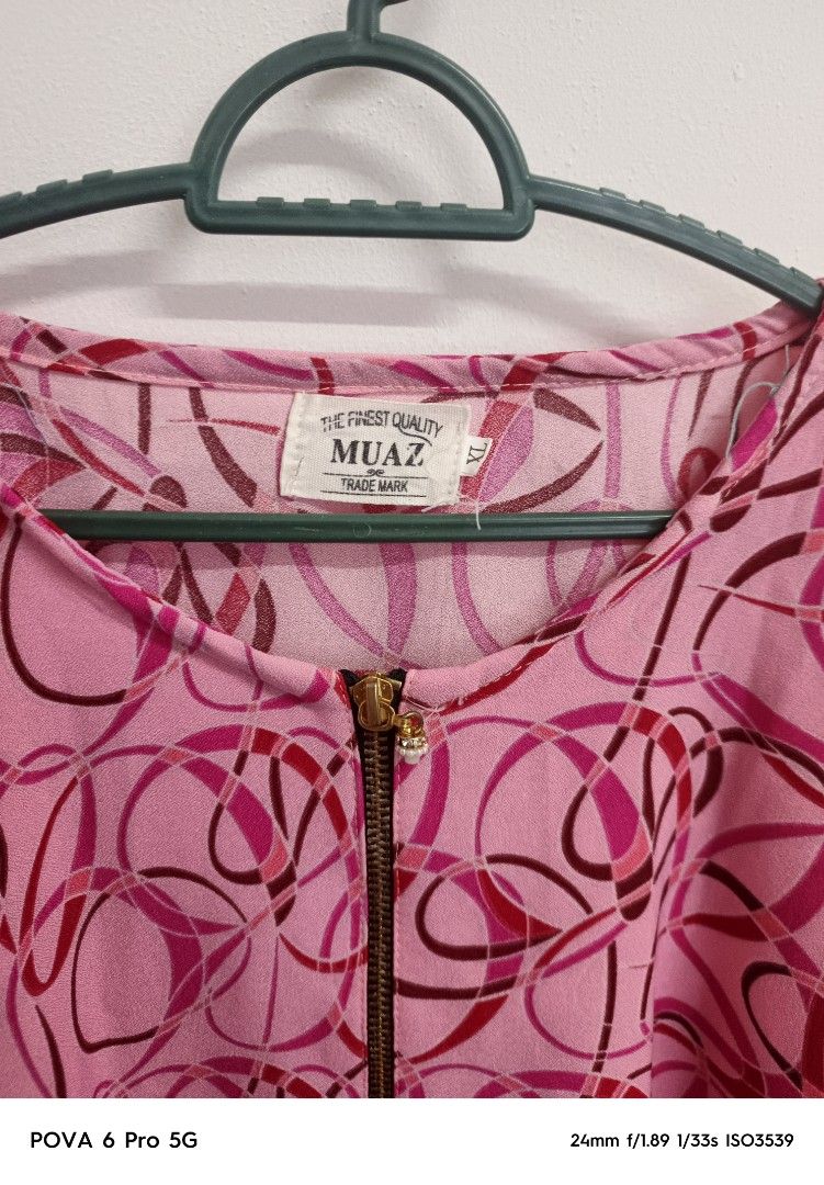 Blouse (Category: Blouses) located in Dungun. Submitted by nurscha (Listing ID 1446226039, Image 3). Description: UKURAN (INCH) BAHU- 16 DADA- 38 LABUH-32 LENGAN-23.