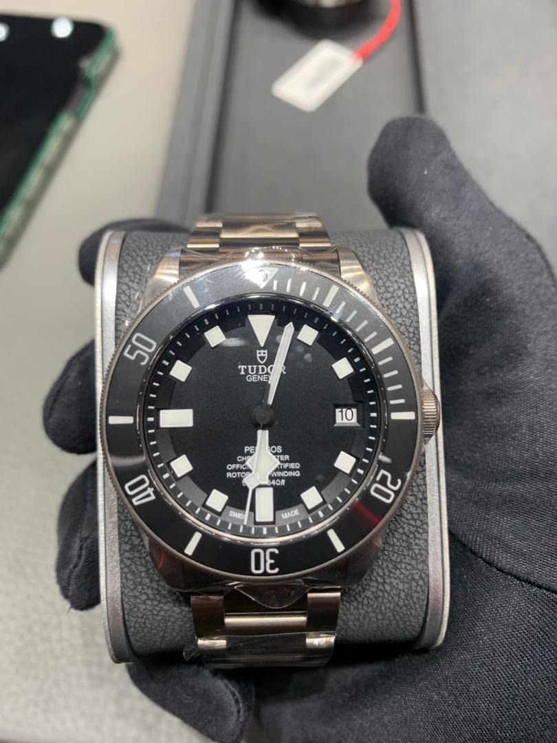 [BNIB] Tudor Pelagos 42mm Titanium • Unworn Full Set • Ref: M25600 (Category: Watches) located in Singapore. Submitted by waitlonglong.4567 (Listing ID 1446260188, Image 1). Description: Watch Details & Specs: Condition: 10/10 Brand New In Box (BNIB). Unworn and factory fresh. Reference: M25600TN (Black Dial) Material: Grade-2 Titanium case and matching titanium bracelet. Movement: COSC-certified Manufacture Calibre MT5612 Retail Boutique Price: 